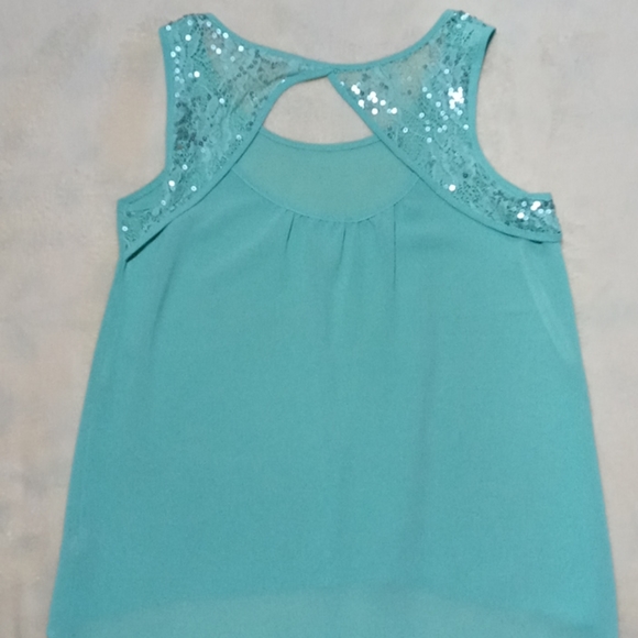 Top - Picture 3 of 4